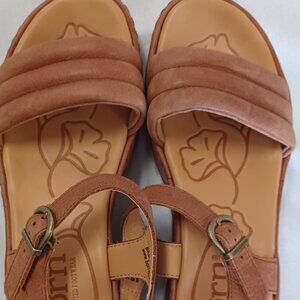 Born Tan Sandals platform Sz 7